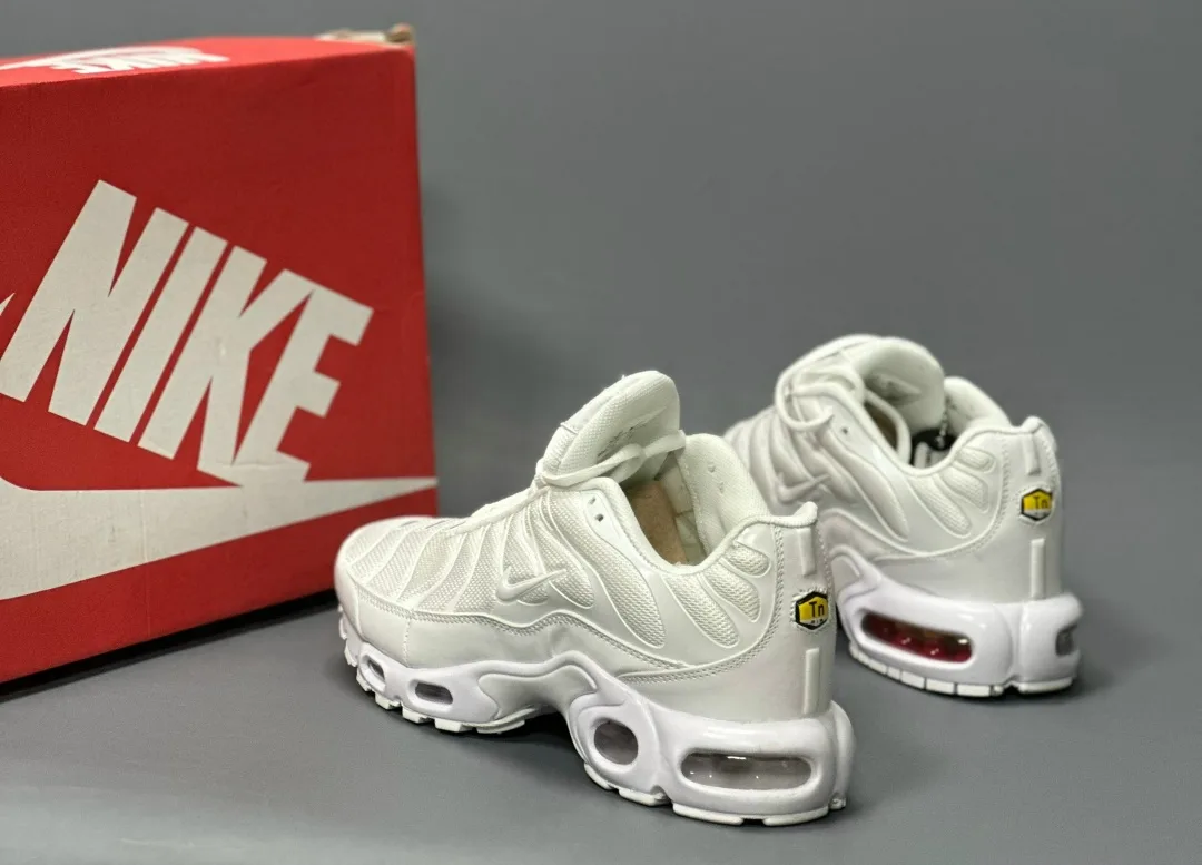 Кроссовки мужские Nike TN Air Max Plus — фото 8