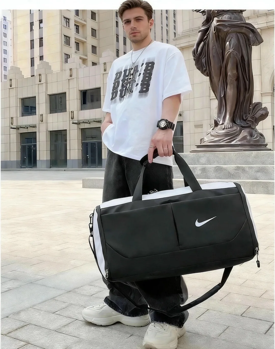 Сумка-мессенджер Nike с разделением на сухую и влажную зоны белая — фото 9