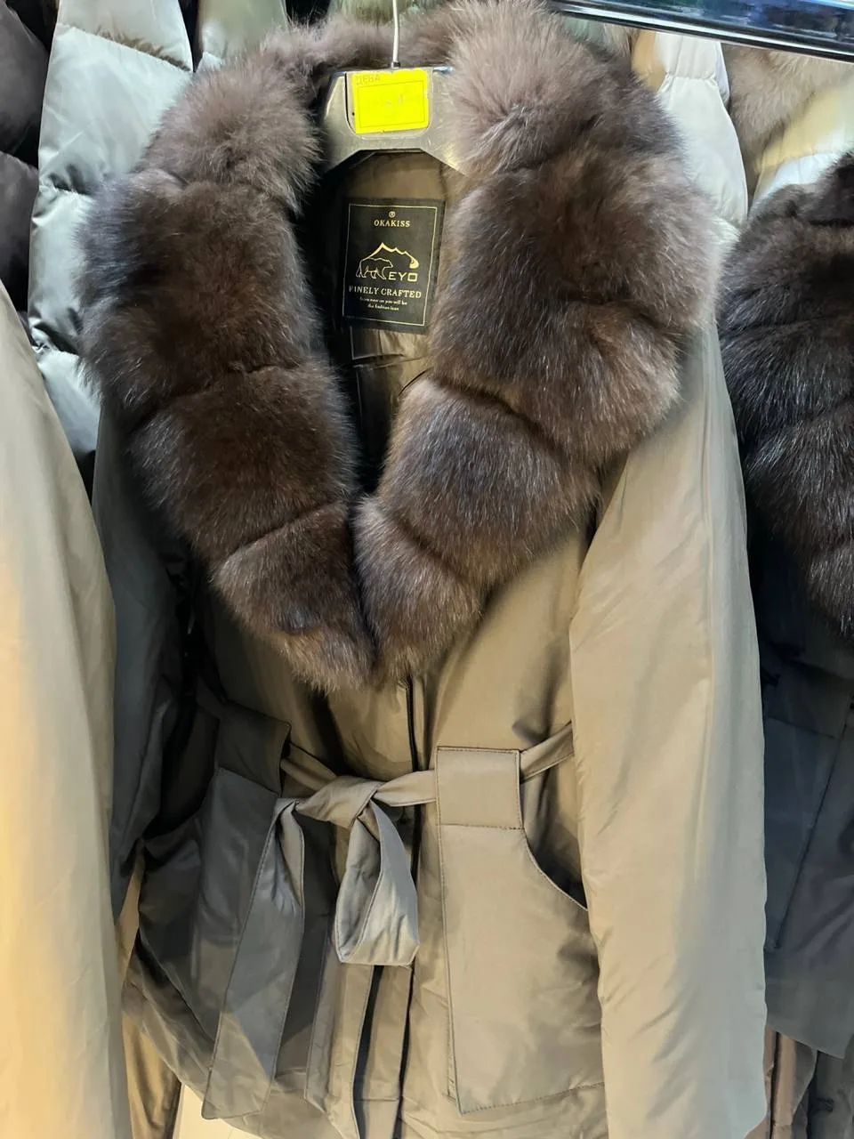 Пуховик с мехом песца — фото 1