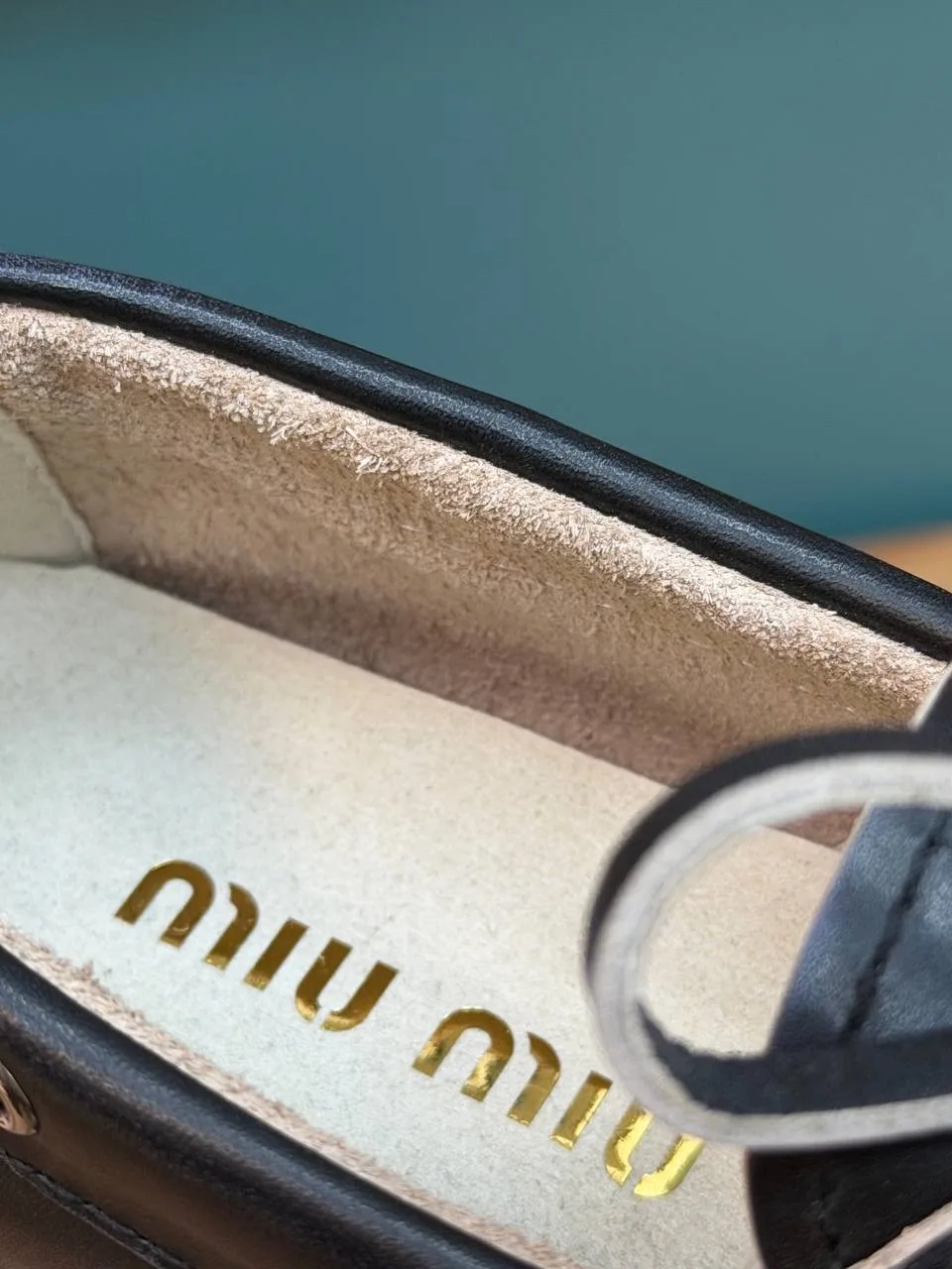 Лоферы топсайдеры Miu с эффектом винтажного вымывания цвета — фото 17
