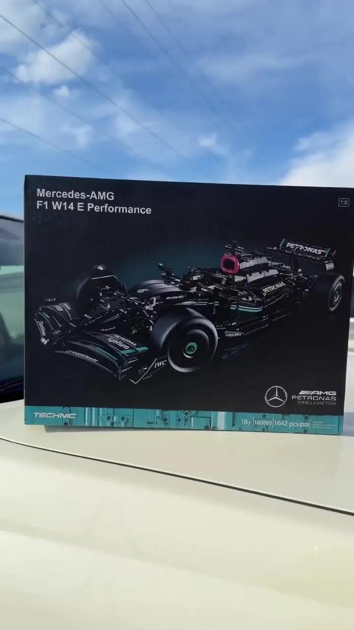 Mercedes-Amg F1 W14 Конструктор, пластик — видео