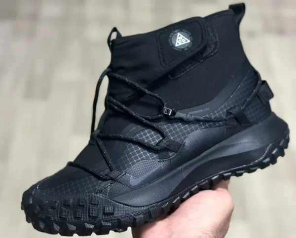 Зимние кроссовки Nike ACG Mountain с меховым воротником — фото 3
