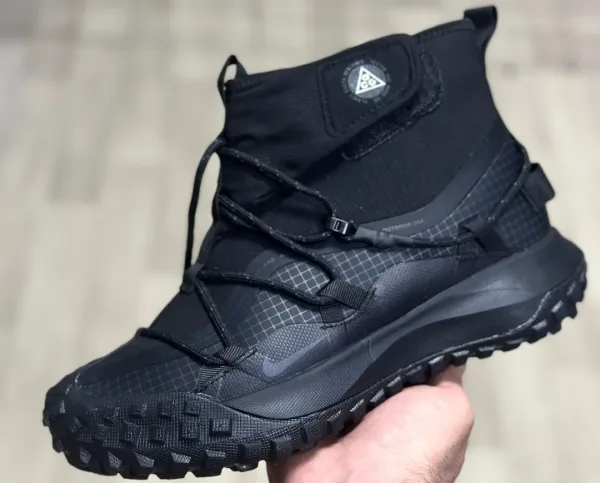 Зимние кроссовки Nike ACG Mountain с меховым воротником — фото 27
