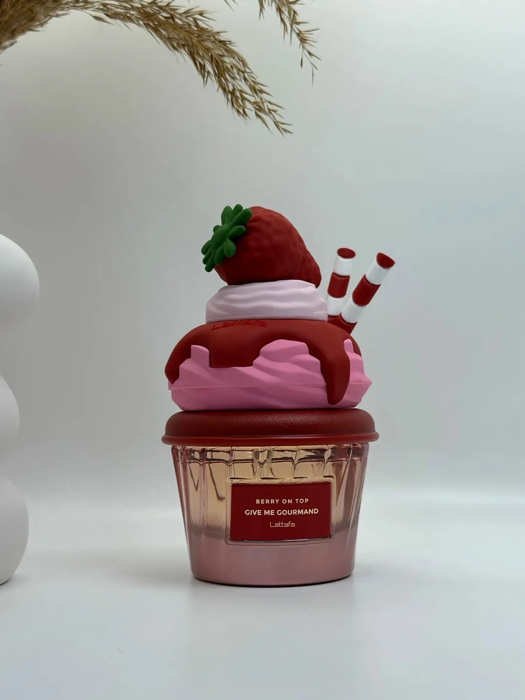 Lattafa Give Me Gourmand Berry On Top — фото 3