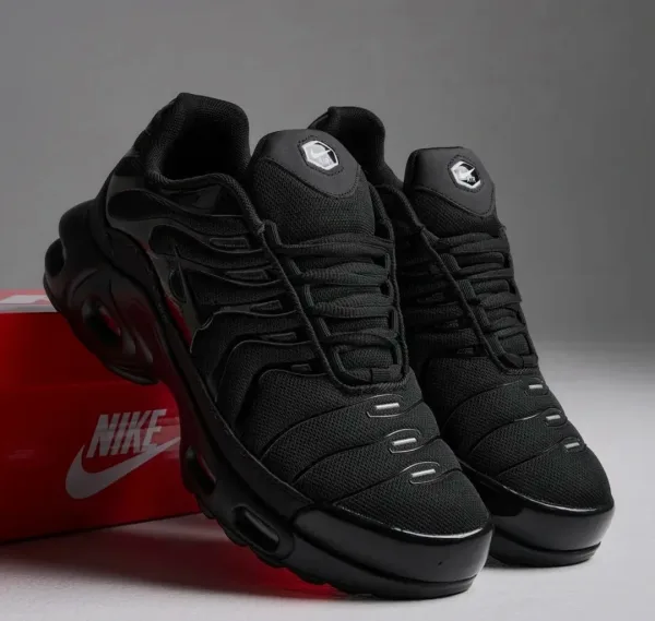 Кроссовки Nike Air Max Plus — фото 12