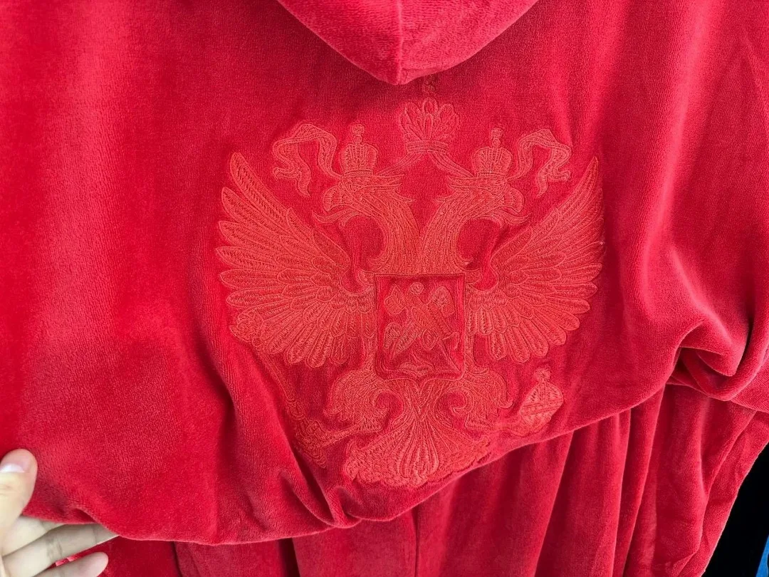 Костюм из велюра — фото 3