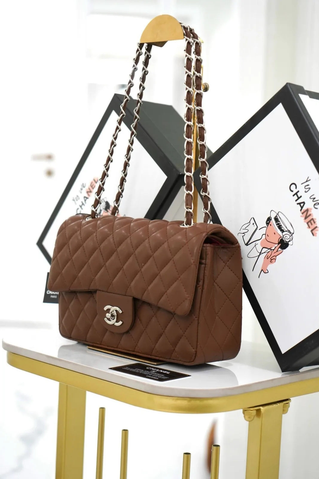 Кожаная сумка CHANEL — фото 1