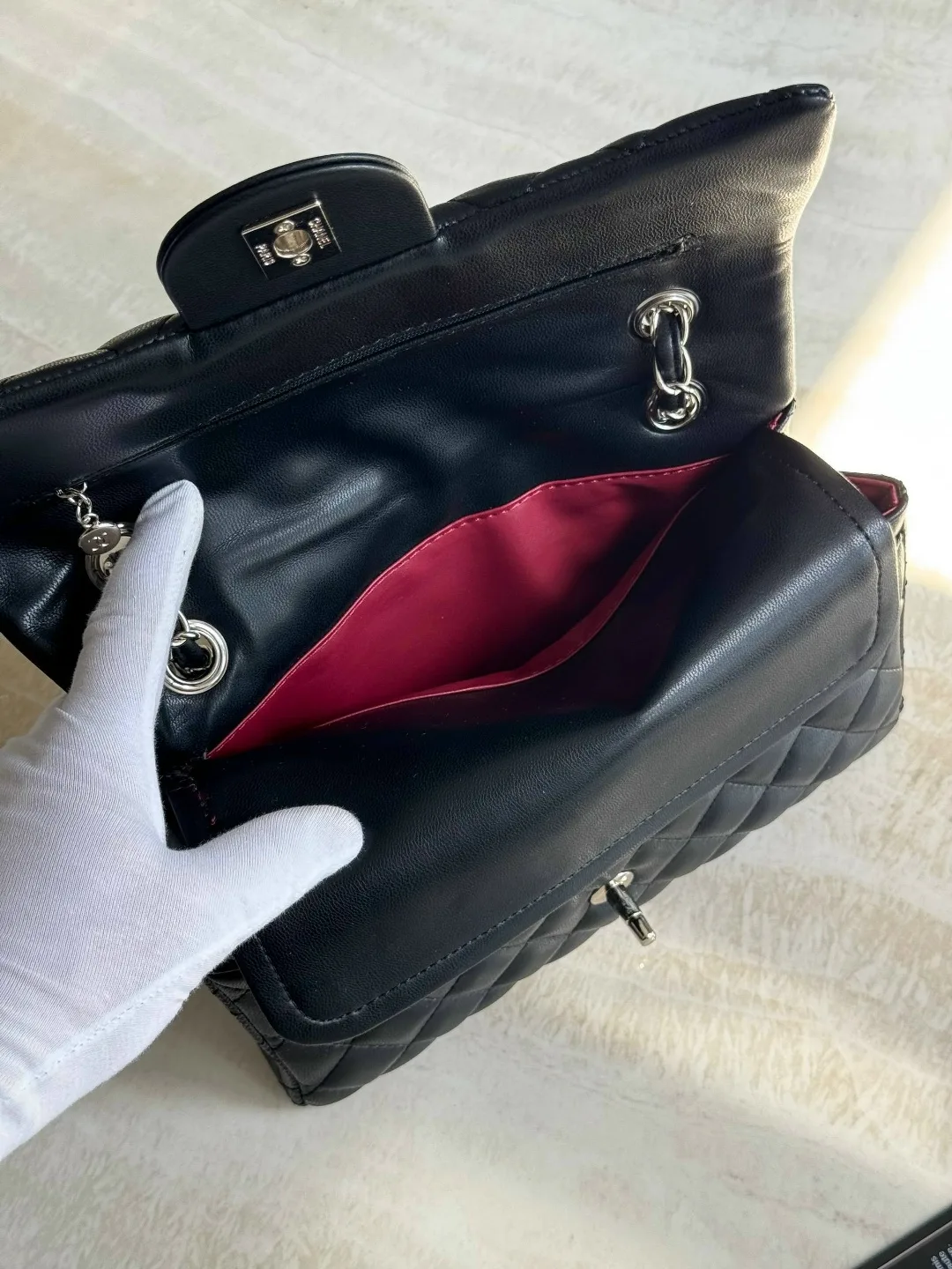 Кожаная сумка CHANEL — фото 3