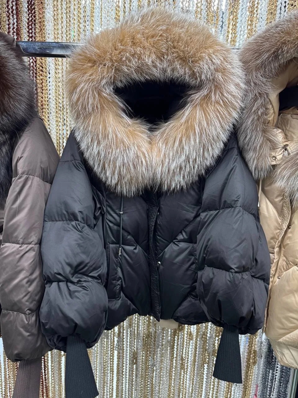 Пуховики люкс с натуральным мехом песца — фото 1