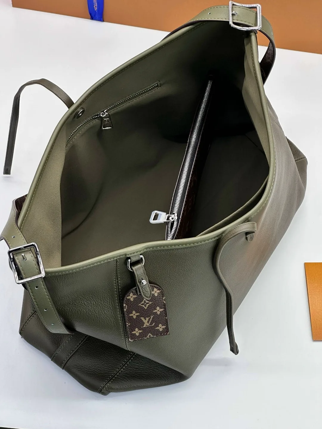 LOUISVUITTON, сумка из натуральной кожи — фото 8