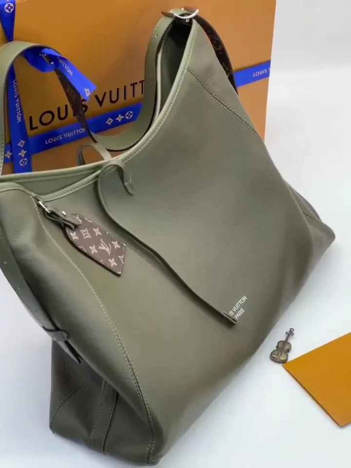 LOUISVUITTON, сумка из натуральной кожи — видео