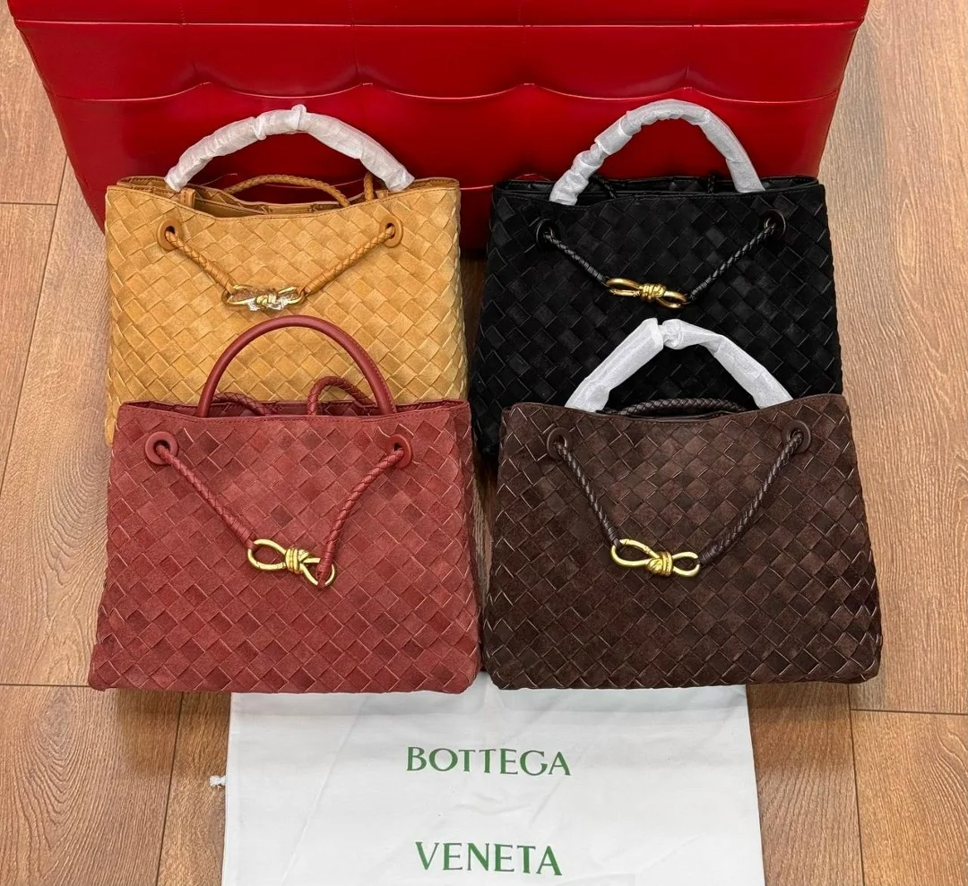 Bottega Veneta сумка из натуральной замши — фото 1