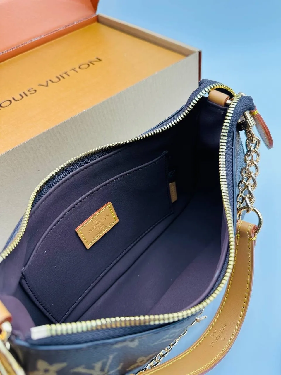 Louis Vuitton Сумка выполнена из натуральной канве — фото 7
