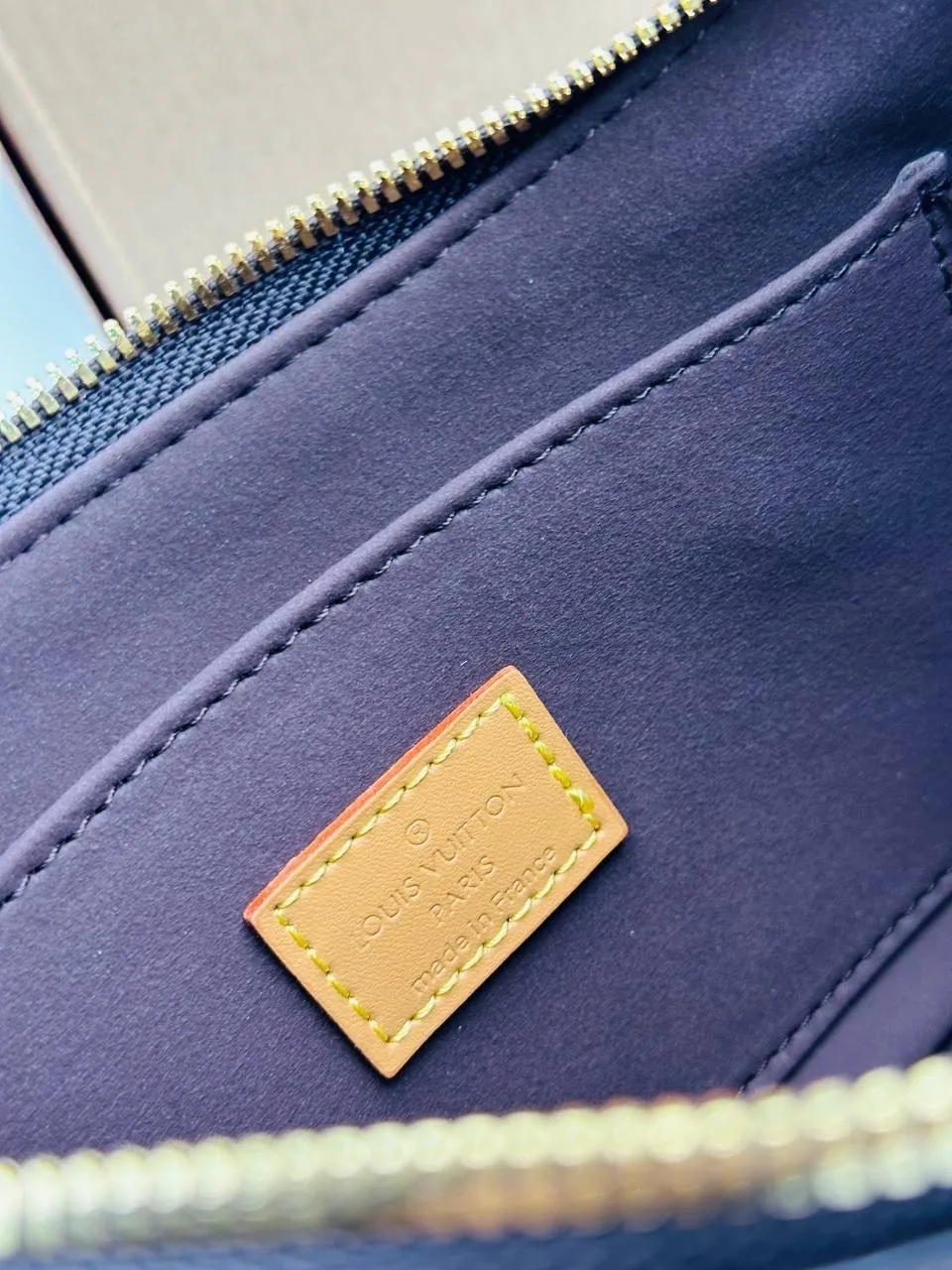 Louis Vuitton Сумка выполнена из натуральной канве — фото 8