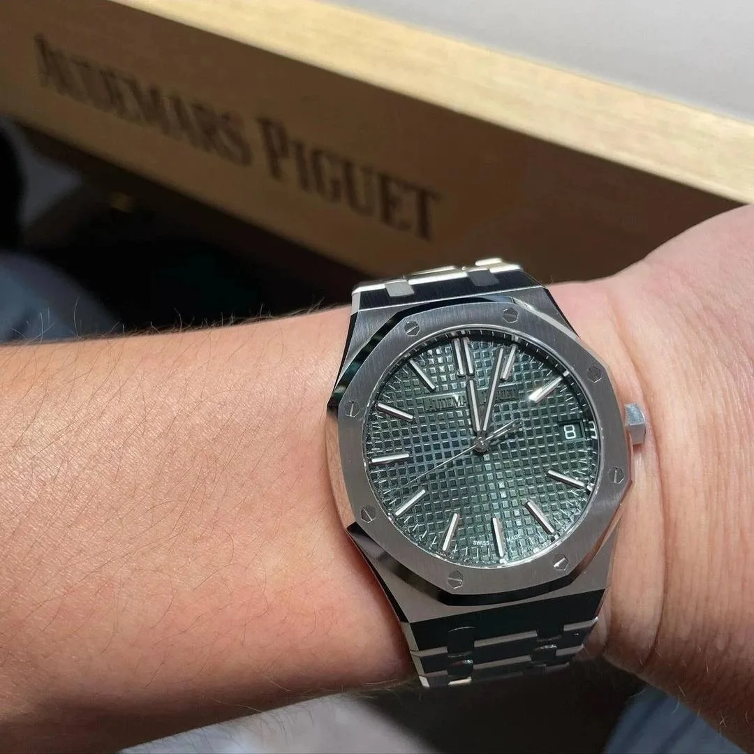 Audemars Piguet Royal Green часы с открытой механикой — фото 1