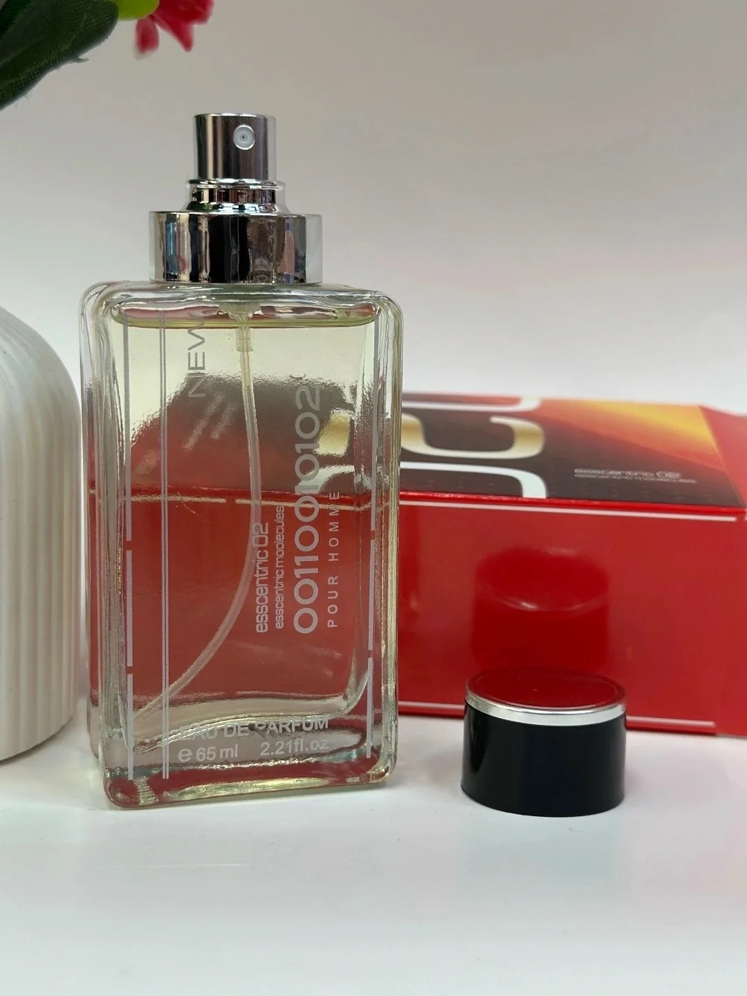 Escentric 02 Eau de Toilette Escentric Molecules выпущенный в 2008 году, классифицируется как унисекс-аромат и принадлеж — фото 3
