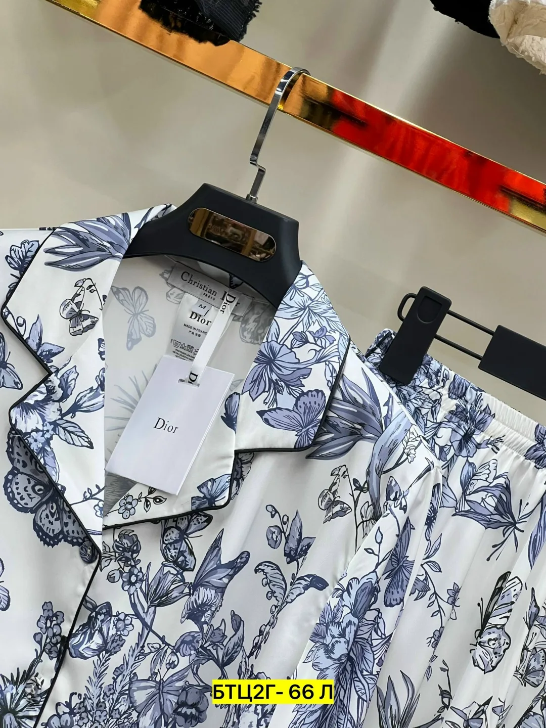 Костюм двойка из шелка от бренда DIOR — фото 3