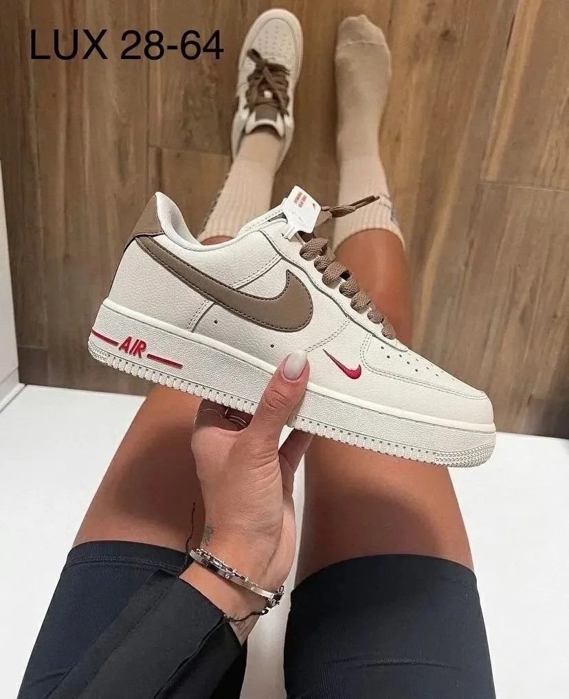 Кроссовки женские Nike Air Force — фото 2