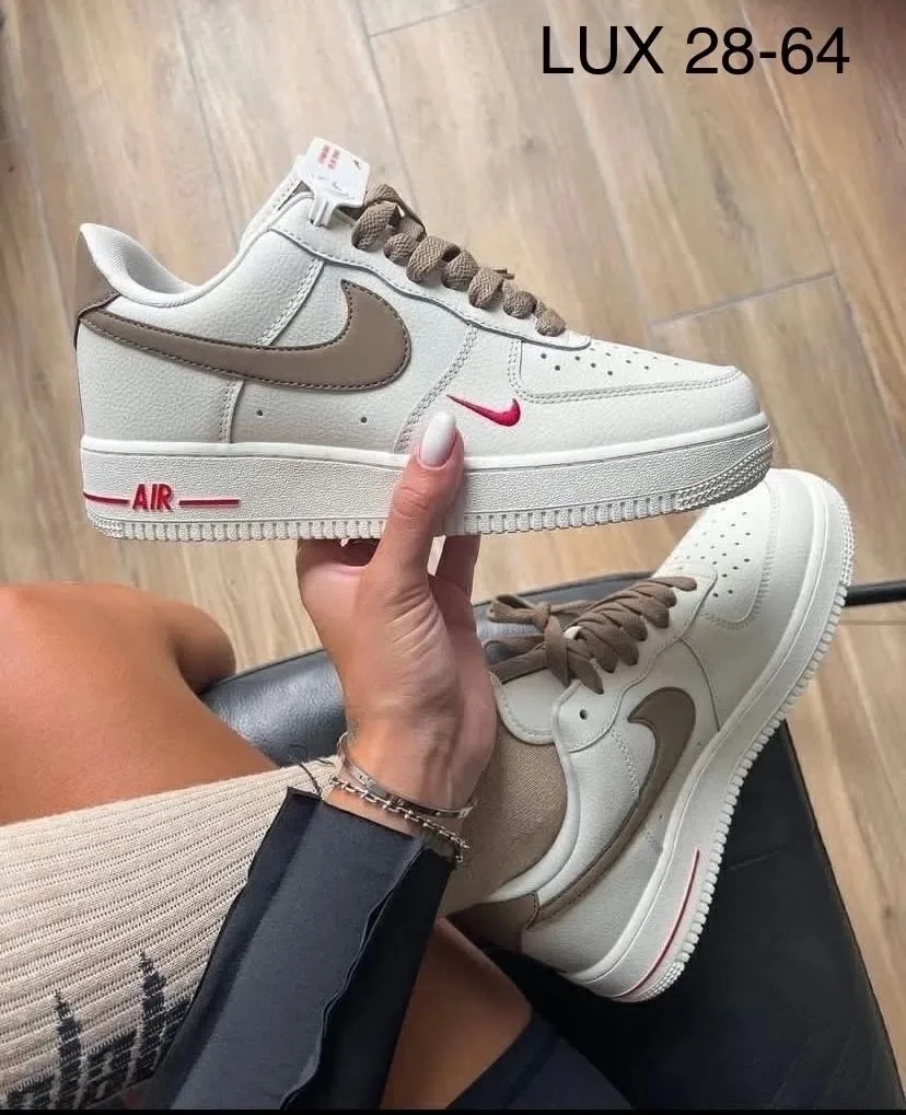 Кроссовки женские Nike Air Force — фото 4