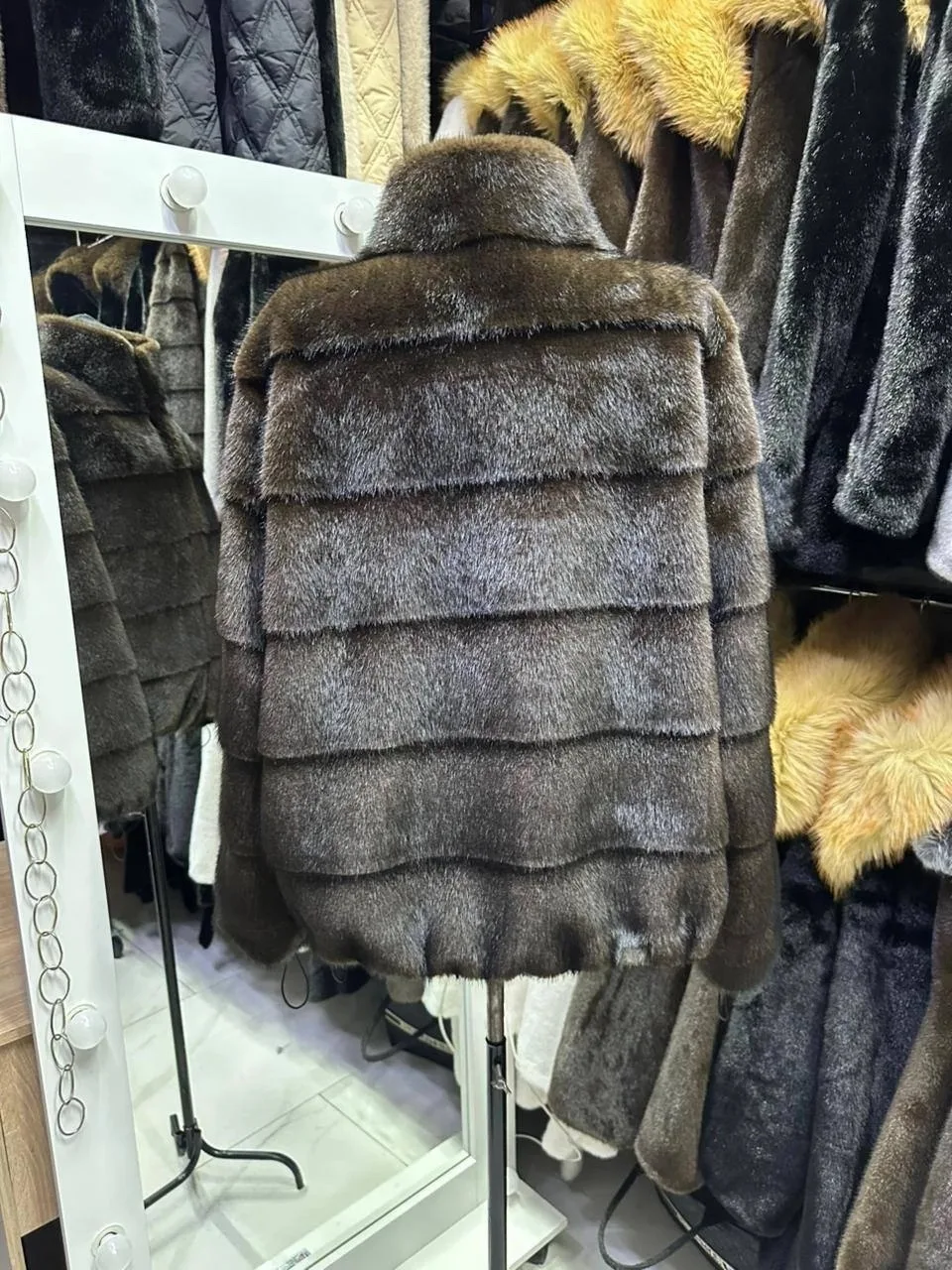 Шубка из натурального меха — фото 7