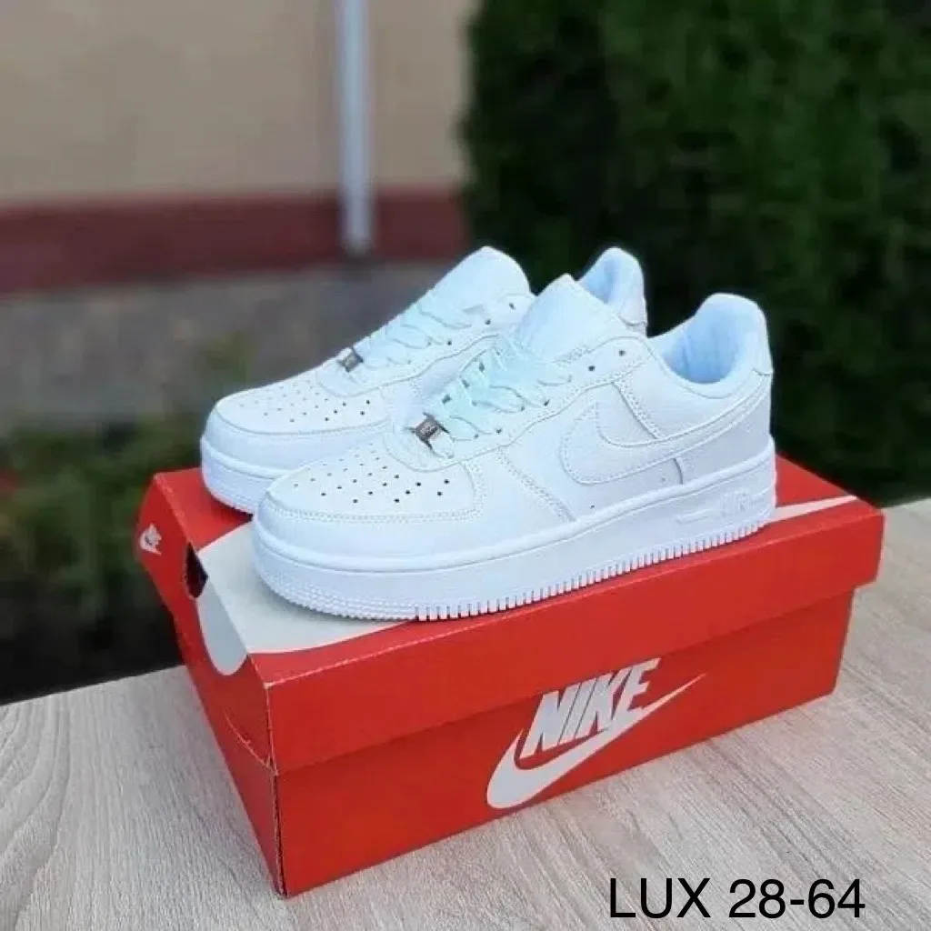 Кроссовки женские Nike Air Force — фото 2