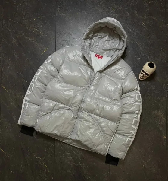 Куртка SUPREME из глянцевой ткани с цветочным принтом — фото 3