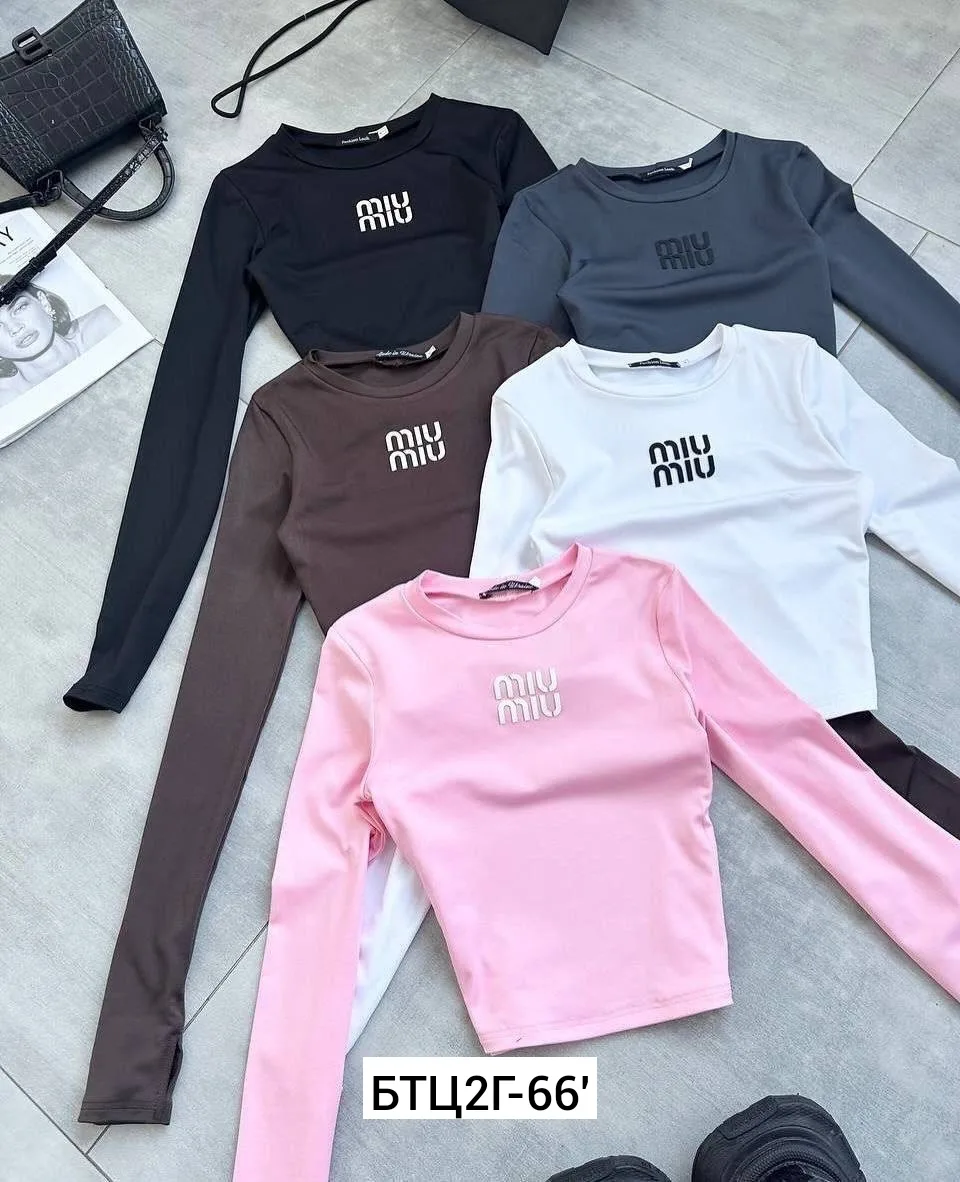 Самые популярные топы miu с прорезью для пальчика — фото 5