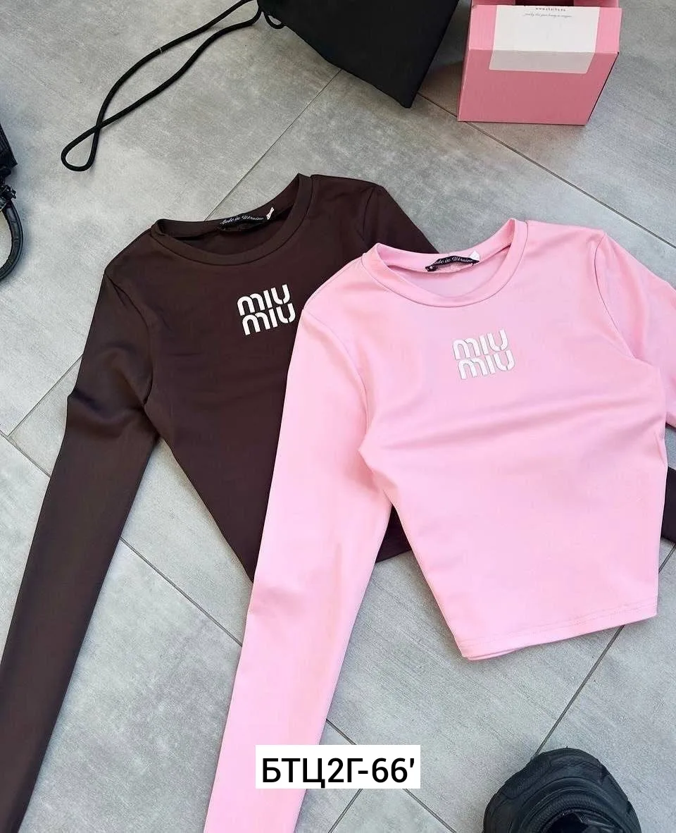 Самые популярные топы miu с прорезью для пальчика — фото 8