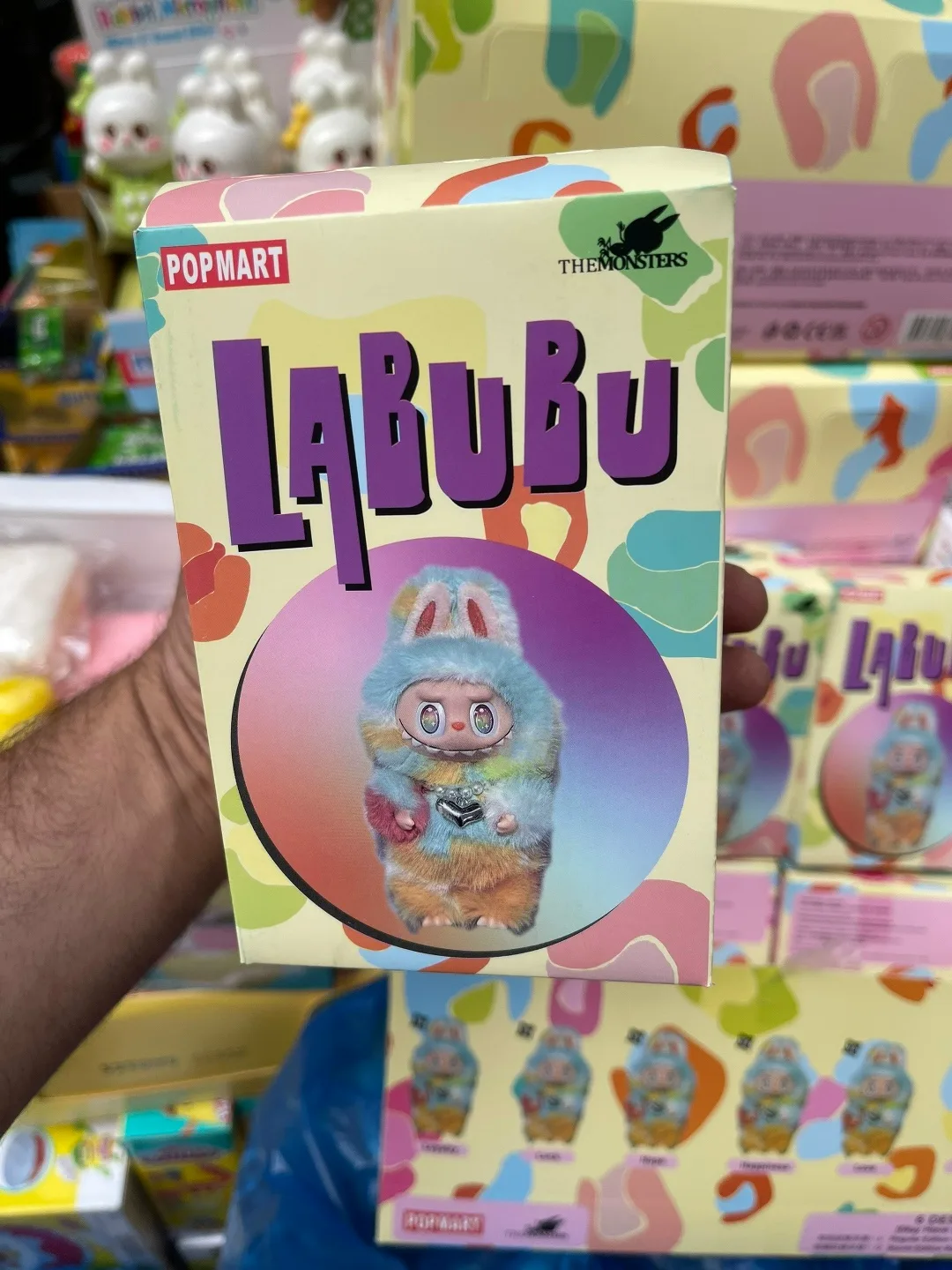 Последняя серия фигурок Лабубу — коллекционные игрушки с уникальным дизайном — фото 3