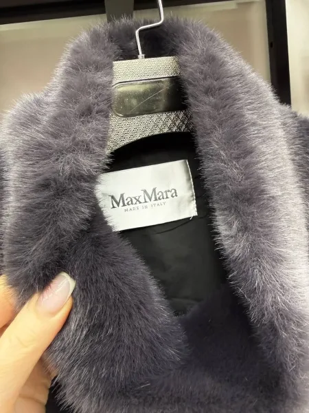 Нереально крутые и мягкие манишки MAX MARA из эко меха под норку — фото 14