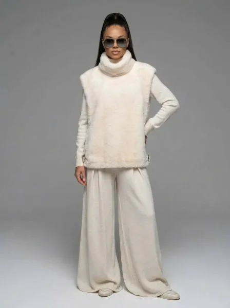Нереально крутые и мягкие манишки MAX MARA из эко меха под норку — фото 9