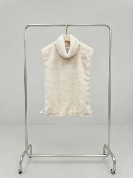 Нереально крутые и мягкие манишки MAX MARA из эко меха под норку — фото 13