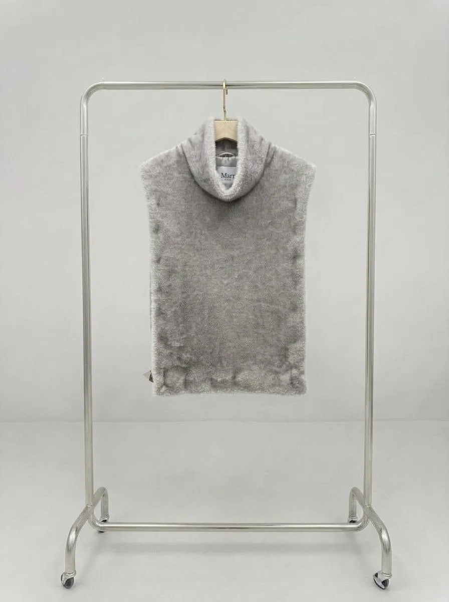 Нереально крутые и мягкие манишки MAX MARA из эко меха под норку — фото 5