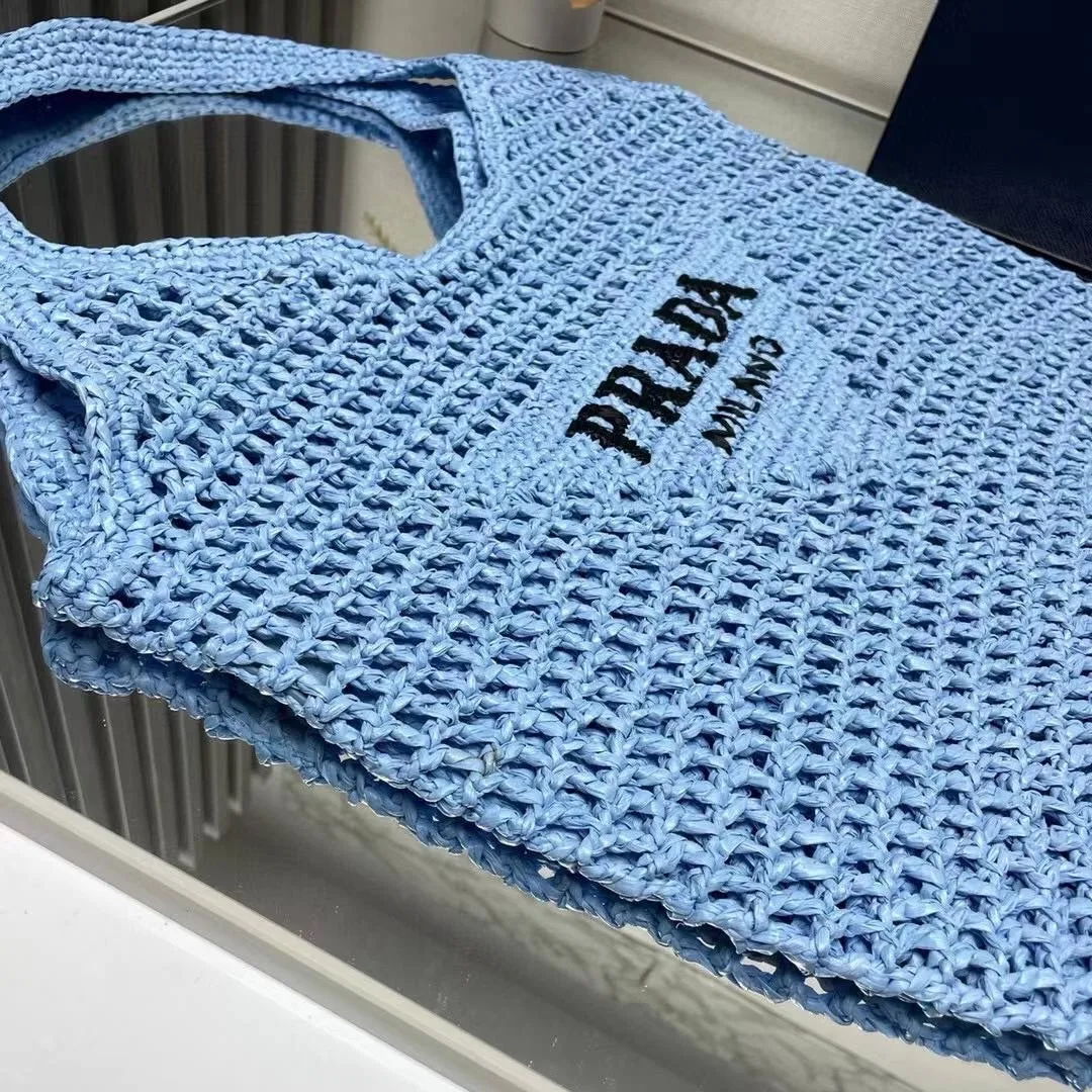 Плетёная сумка PRADA RAFFIA в голубом — фото 4