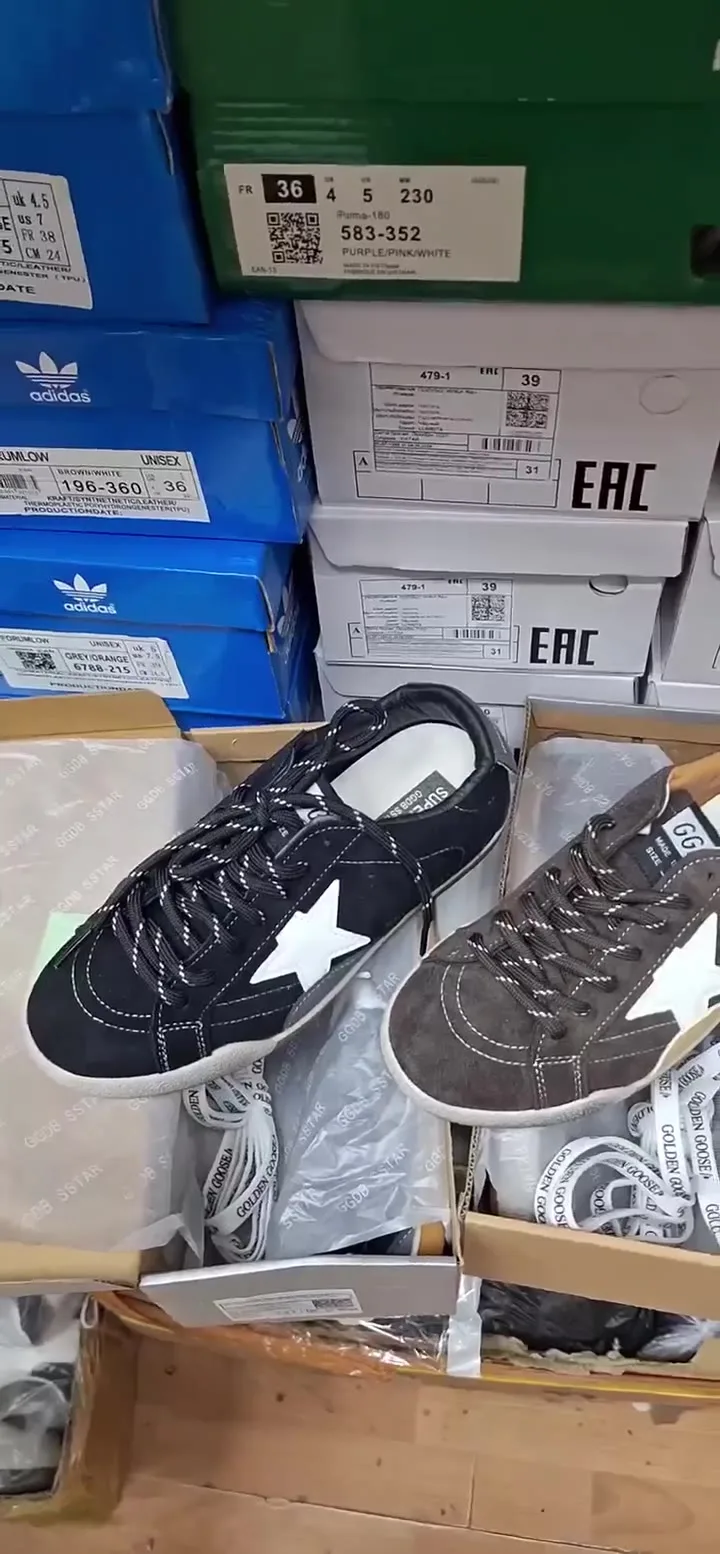 Кеды Golden Goose из замши — видео