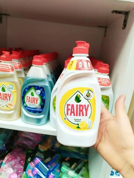 Концентрированная формула Fairy быстро расщепляет жир и обеспечивает идеальную чистоту посуды, в то же время не провоцир — фото 4