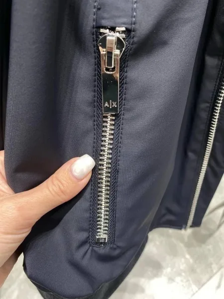 Куртка синяя бренда — фото 7