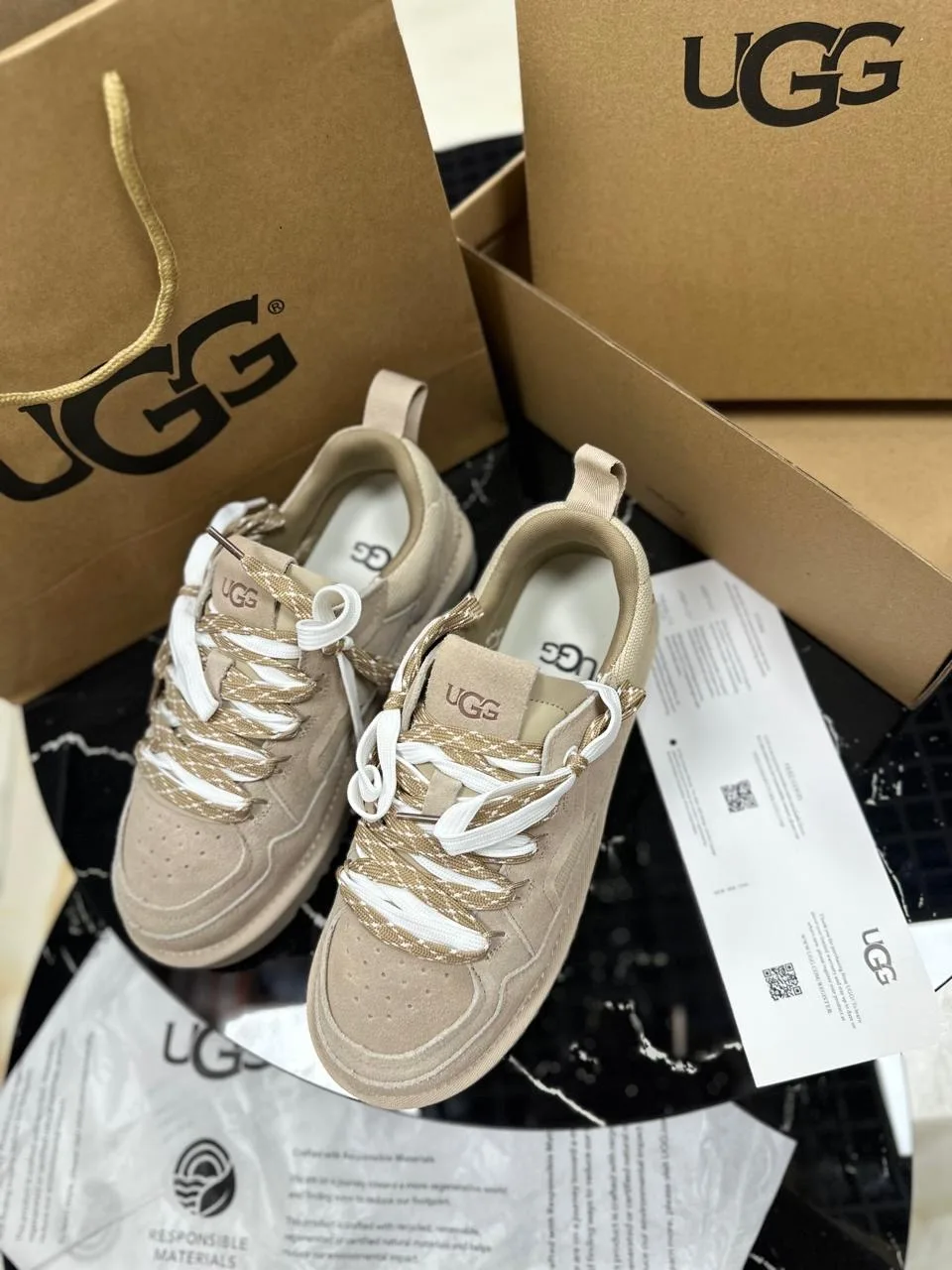 Кроссовки UGG, кожа — фото 8