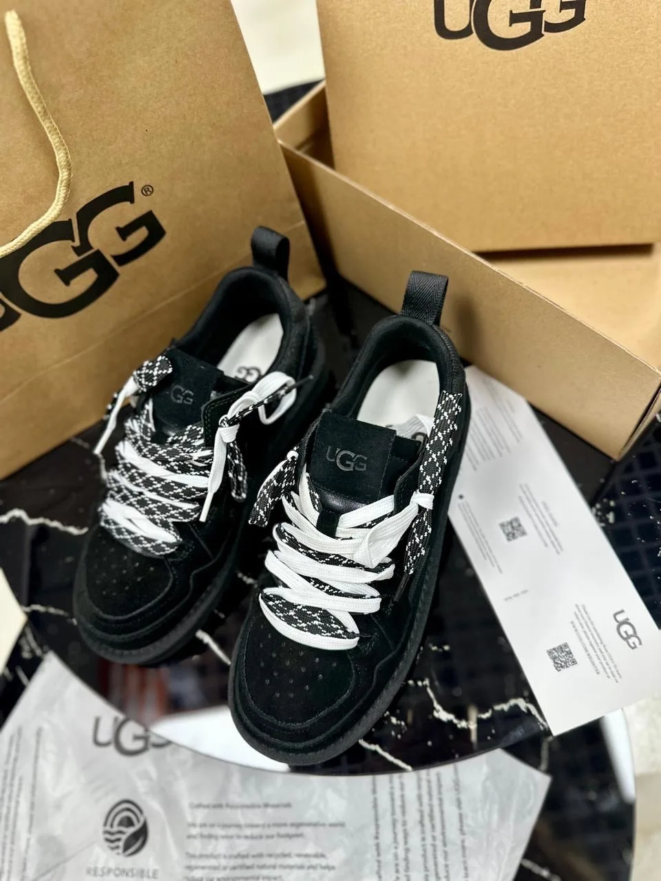 Кроссовки UGG, кожа — фото 9