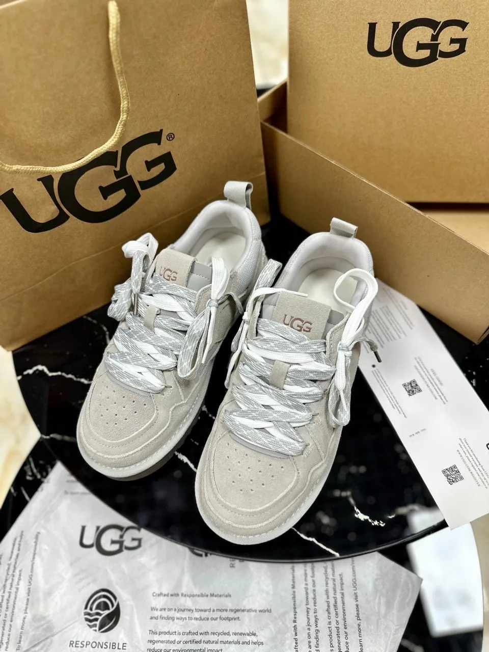 Кроссовки UGG, кожа — фото 10