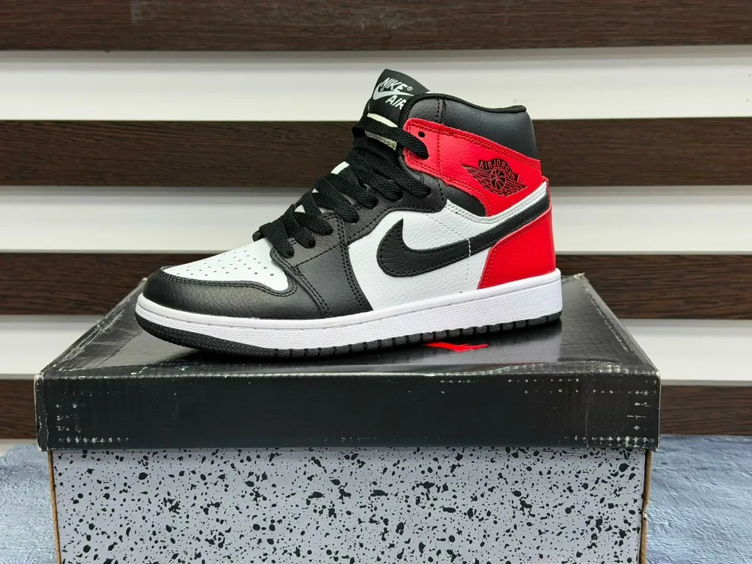 Кроссовки Air Jordan 1 Retro — фото 1