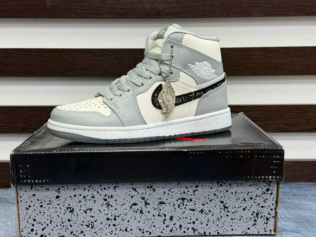 Кроссовки Air Jordan 1 Retro — фото 6