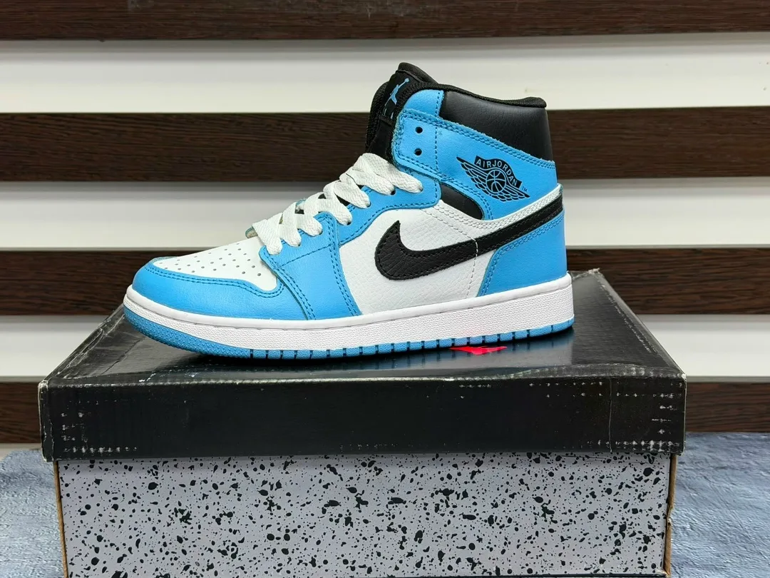 Кроссовки Air Jordan 1 Retro — фото 11