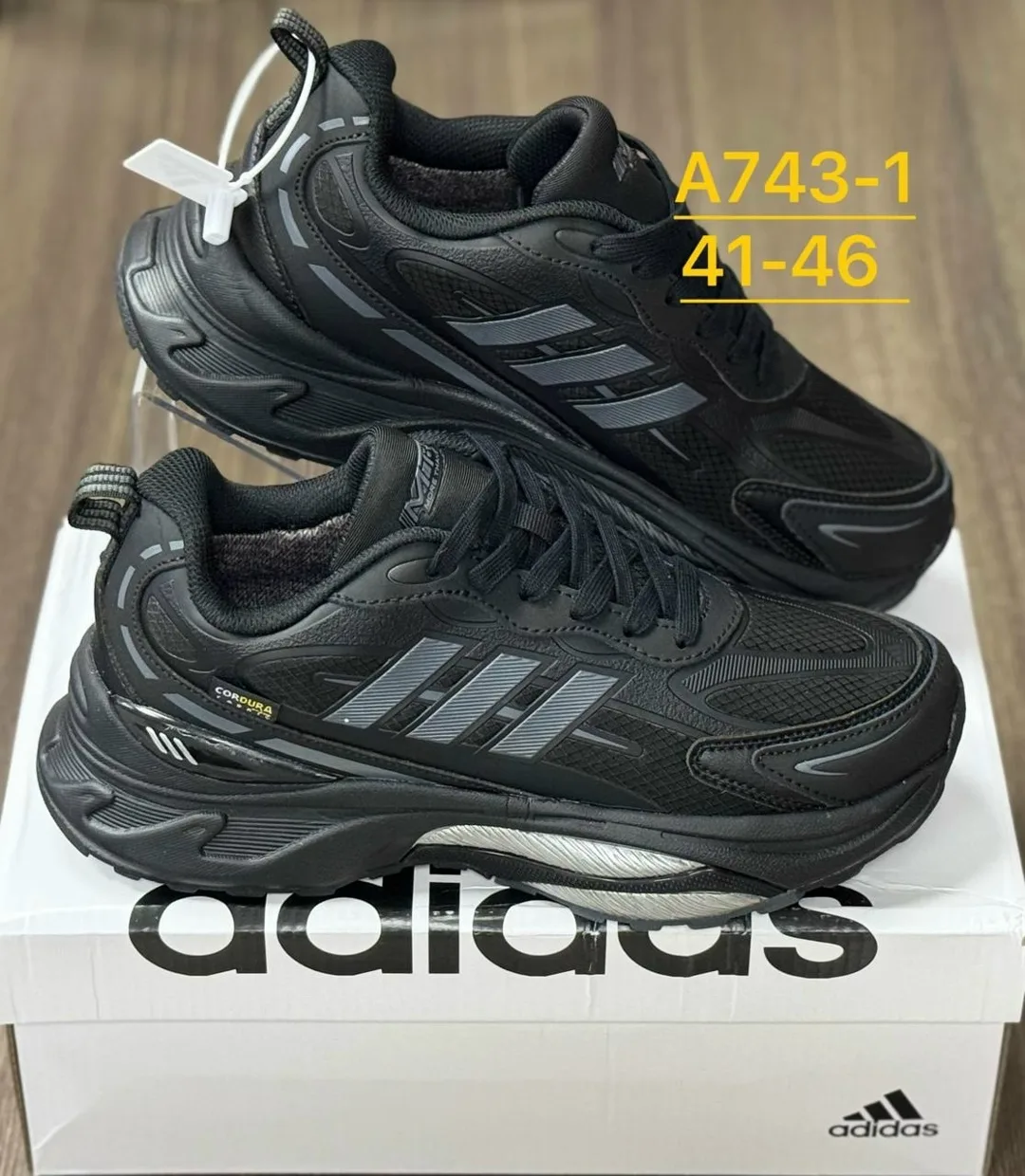 Adidas кроссовки — фото 3