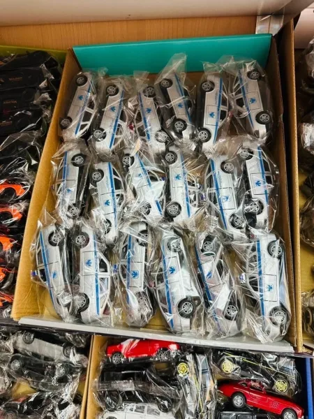 Машина металлическая 1:36 — фото 3