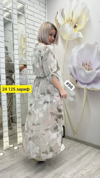 Однотонное платье из ткани Prada с эффектом сублимации — фото 3