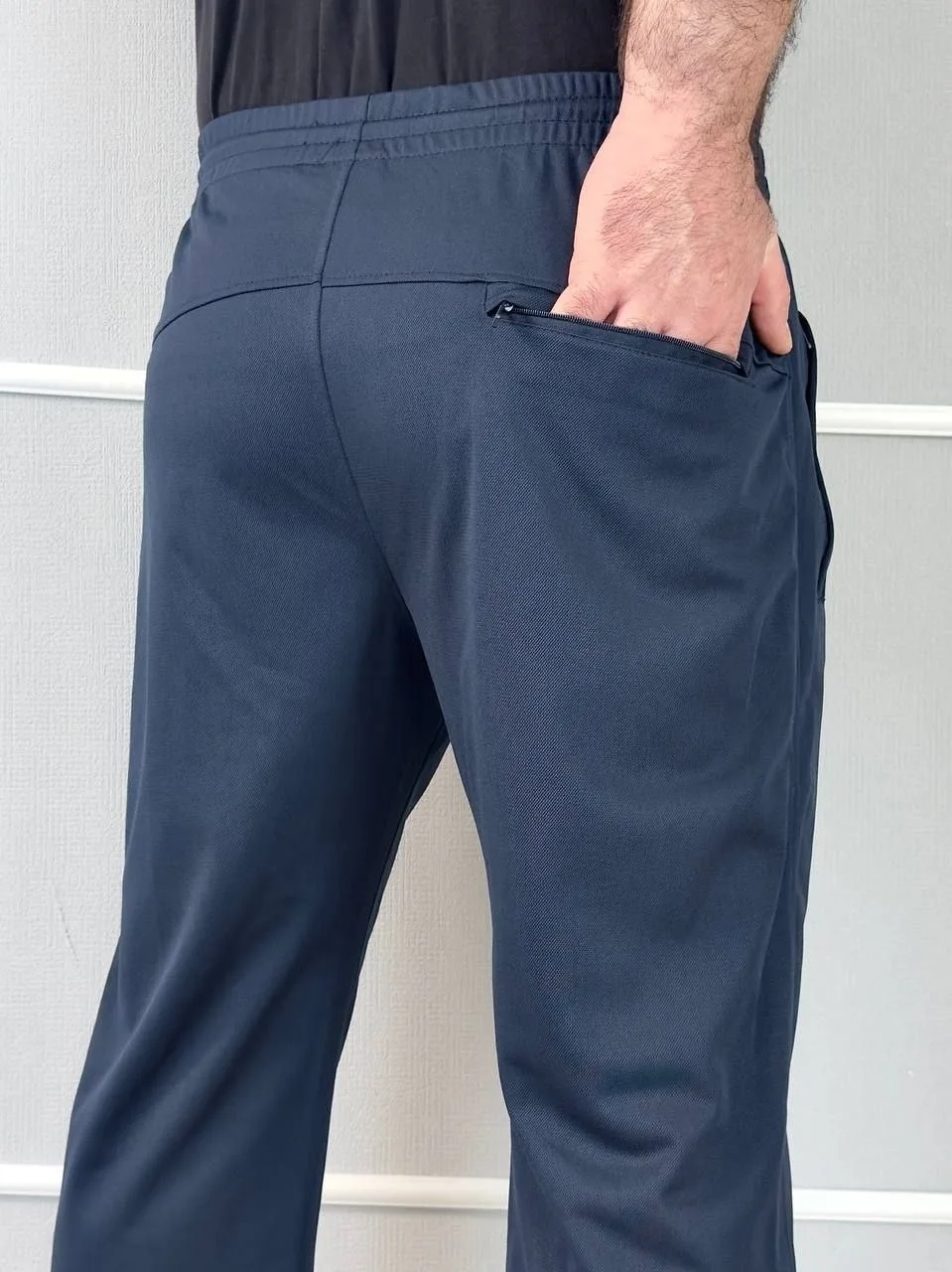 Спортивные штаны из тонкой ткани ласкота, удобны для повседневной носки — фото 7