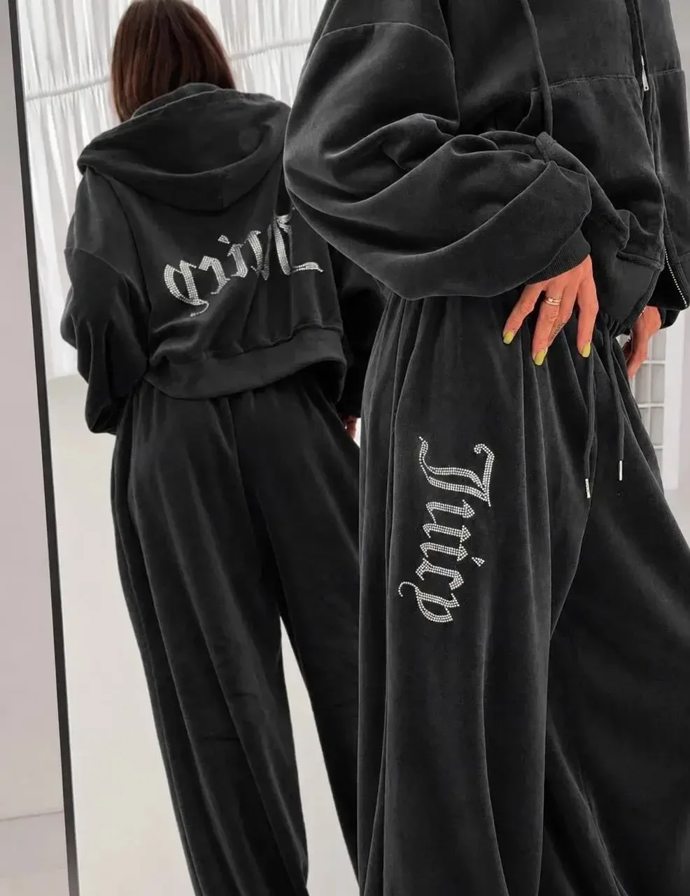 Велюровый костюм двойка бренда Juicy — фото 2