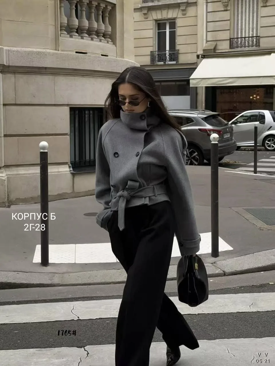 Создаём осеннюю эстетику с качественными укороченными пальто, высоким воротом и ремешком — фото 7