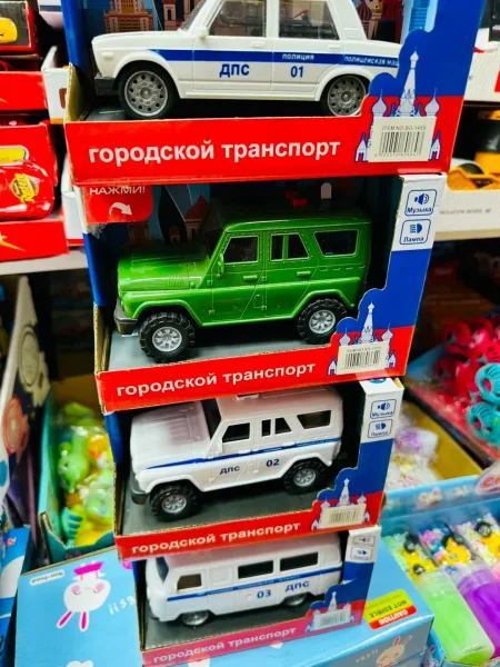Игрушечная машина с функцией звука и света — фото 6